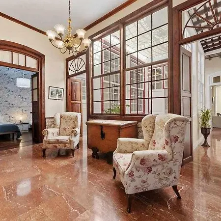 Valls De Quintana - Casa Emblematica